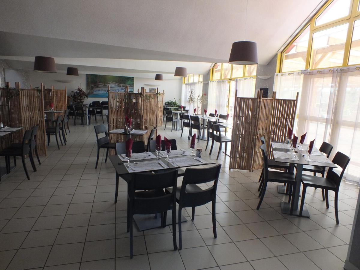 Logis Hotel Restaurant Le Clos Saint Loup Bram Exterior foto